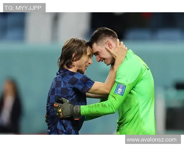 昔日恩怨再现！莫德里奇与老队友狭路相逢